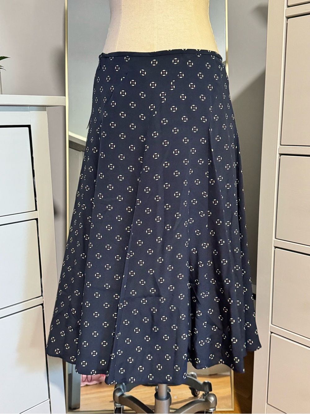 DKNY Navy 100% Silk Medallion Print A-Line Skirt NWT! Sz 10